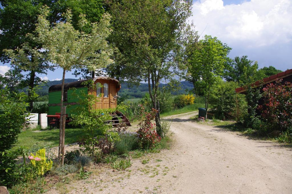 Les Roulottes Et Cabanes Du Livradois Cunlhat Zewnętrze zdjęcie
